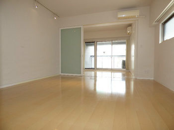 Elegance Place Horie Hotel 2*