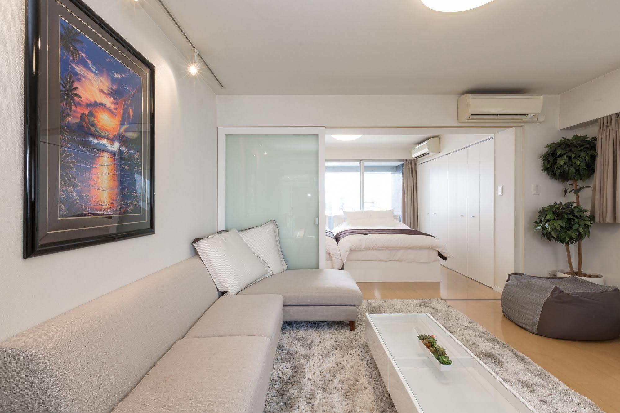 Hotel Elegance Place Horie 2*
