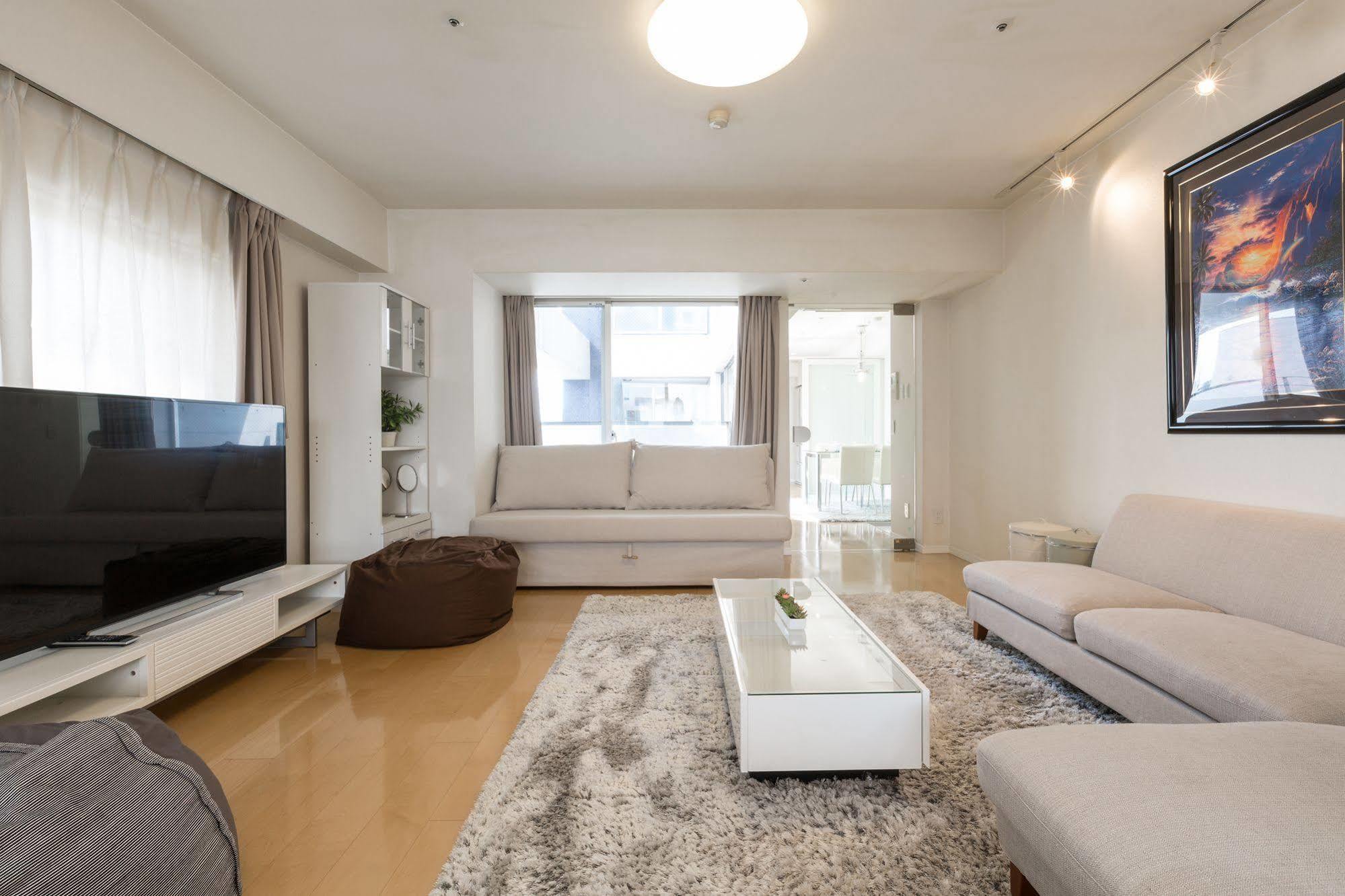 Elegance Place Horie 2*