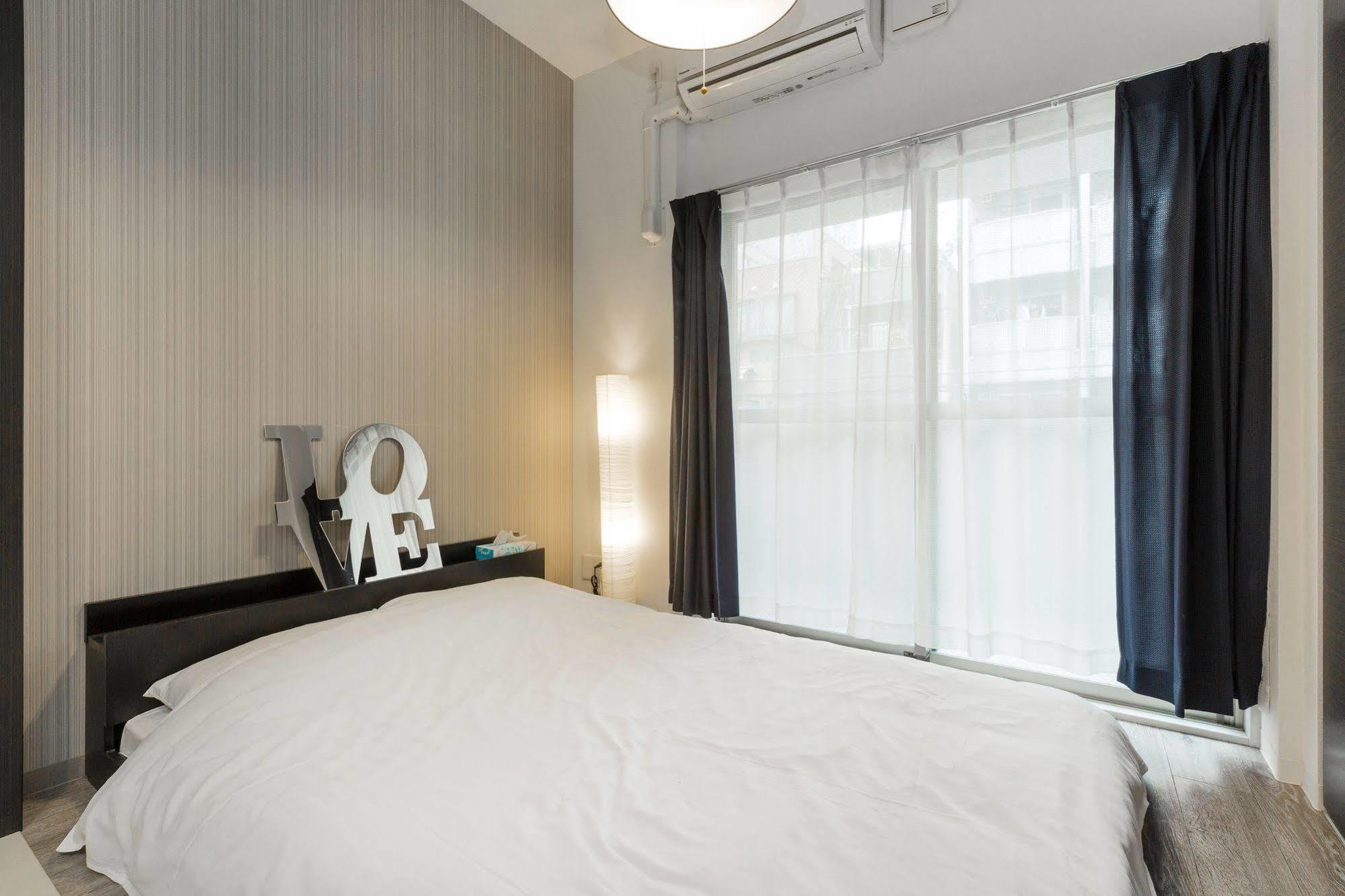 Elegance Place Horie Hotel 2*